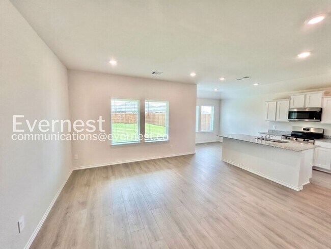 Foto del edificio - Newly Built Home with Fenced Yard & Garage Access / 3D Virtual Tour / 3 Bed & 2 Bath / Available ...