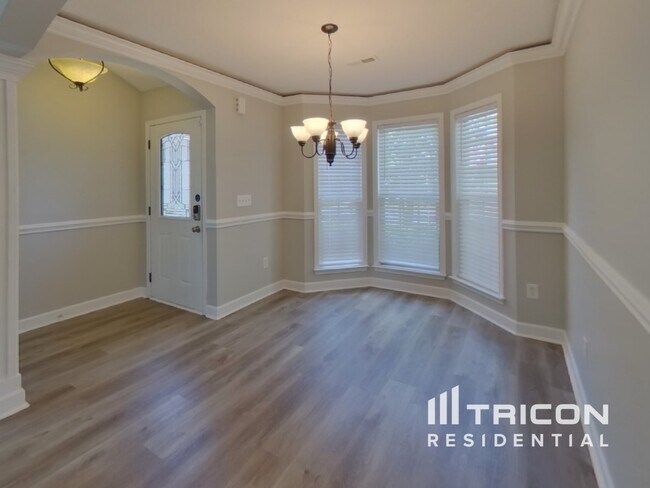 Building Photo - 213 Dellwood Drive Spartanburg SC
