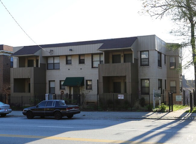 Building Photo - 537 NE Boulevard