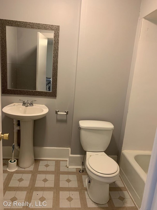 Building Photo - 3 br, 1 bath House - 1647 Eleanor Avenue