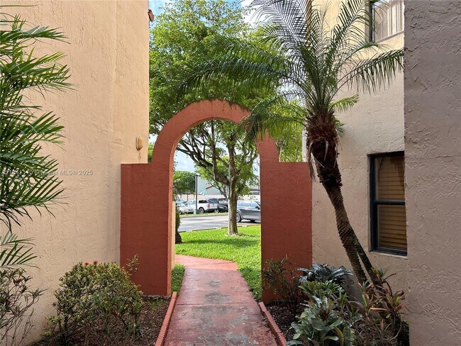 Foto del edificio - 10229 NW 9th St Cir