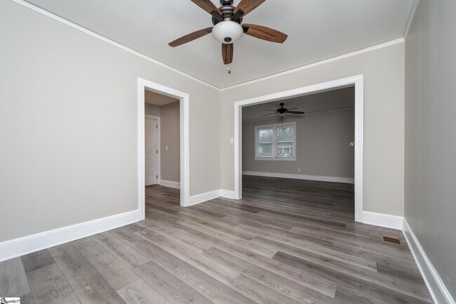 Building Photo - 210 S Cleveland Park Dr