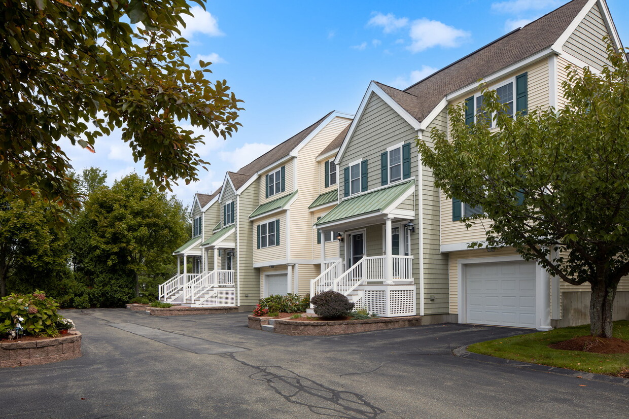 35 Collins St, Danvers, MA 01923 - Townhome Rentals in Danvers MA ...