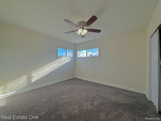 Foto del edificio - 29916 Brooklane St