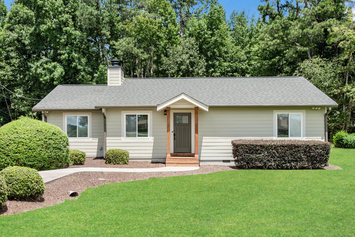 Primary Photo - 2146 Old Alpharetta Rd