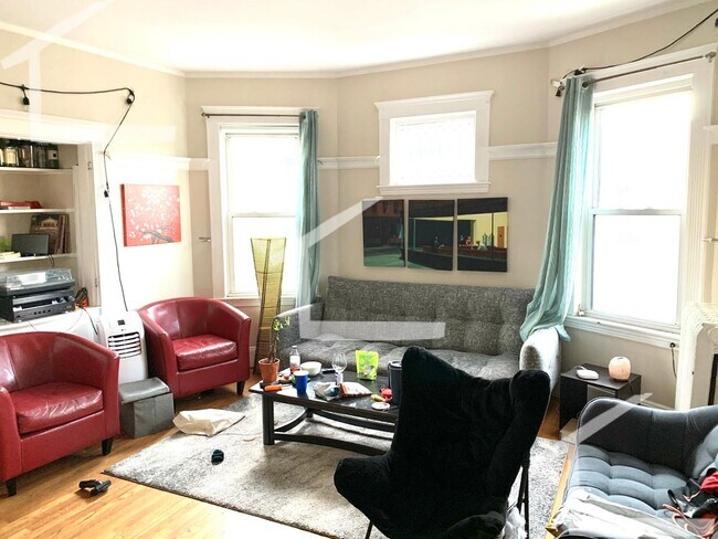 Building Photo - HOT ALLSTON LISTING!!!!