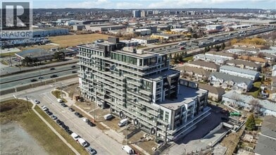 Building Photo - 461 Green Rd
