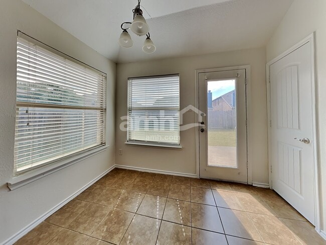 Building Photo - 1116 Lake Hollow Dr