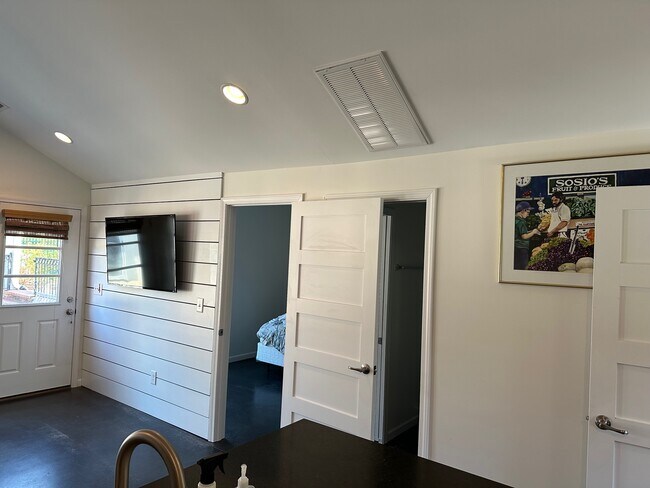 Building Photo - 6516 Melinda Dr