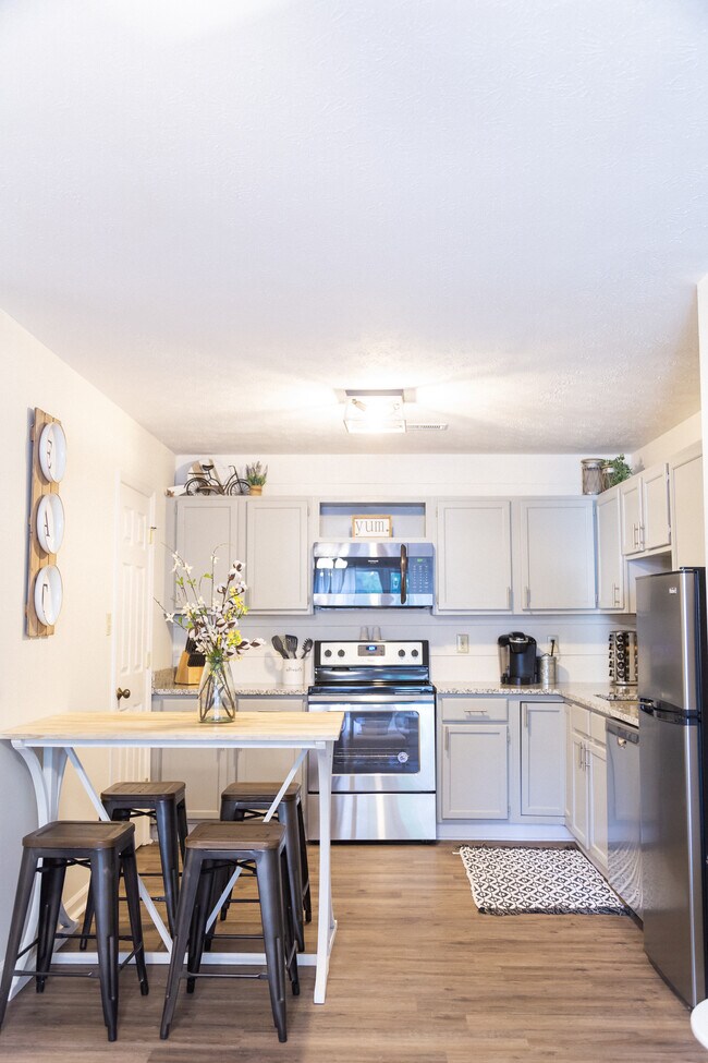 Cocina - 115 E Glenwood Ave