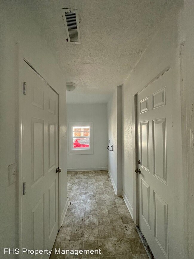 Foto del edificio - 2 br, 1 bath House - 1905 E Dale St
