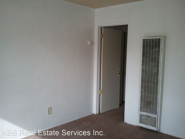 Building Photo - 910 K St