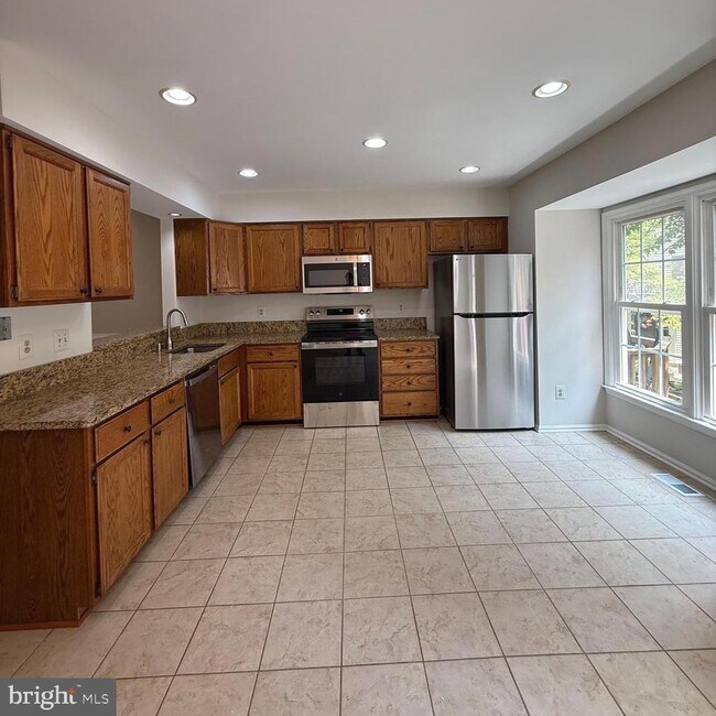 Foto del edificio - 8442 Springfield Oaks Dr