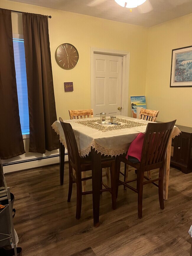 12 East Ave Unit Room for rent, Lincoln, RI 02865 Apartments in