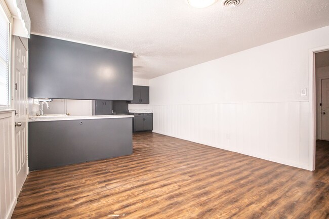 Foto del edificio - Central Lubbock  2 Bed 2 Bath Home