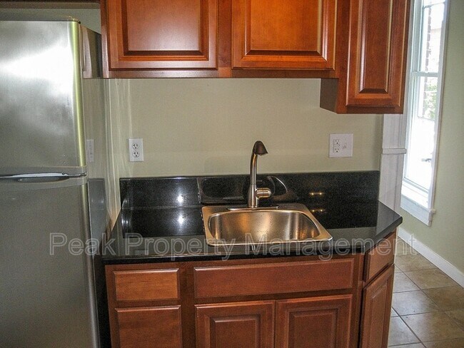 Foto del edificio - 511 N Ryland St