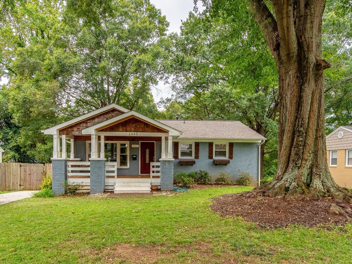 Primary Photo - Great Midwood area charmer ready for move in!