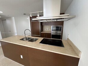 Building Photo - 495 Brickell Ave