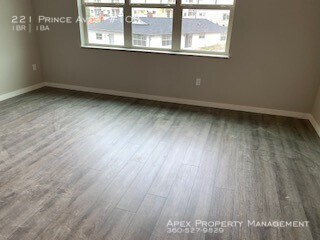 Foto del edificio - NORTH BELLINGHAM - Prince Avenue Apartments