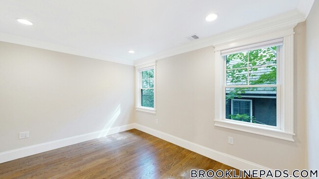 Building Photo - 101 Sumner Rd