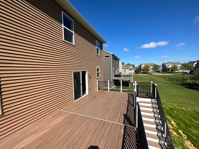 Foto del edificio - Luxury Single Family Home in Desired Blain...