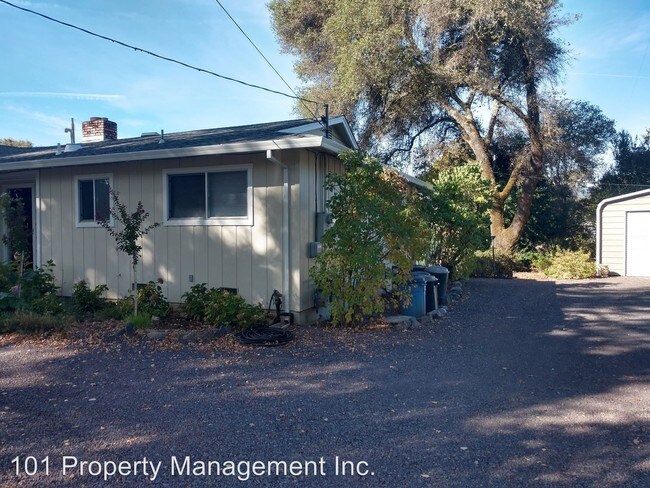 Building Photo - 2 br, 2 bath House - 8300 Uva Dr
