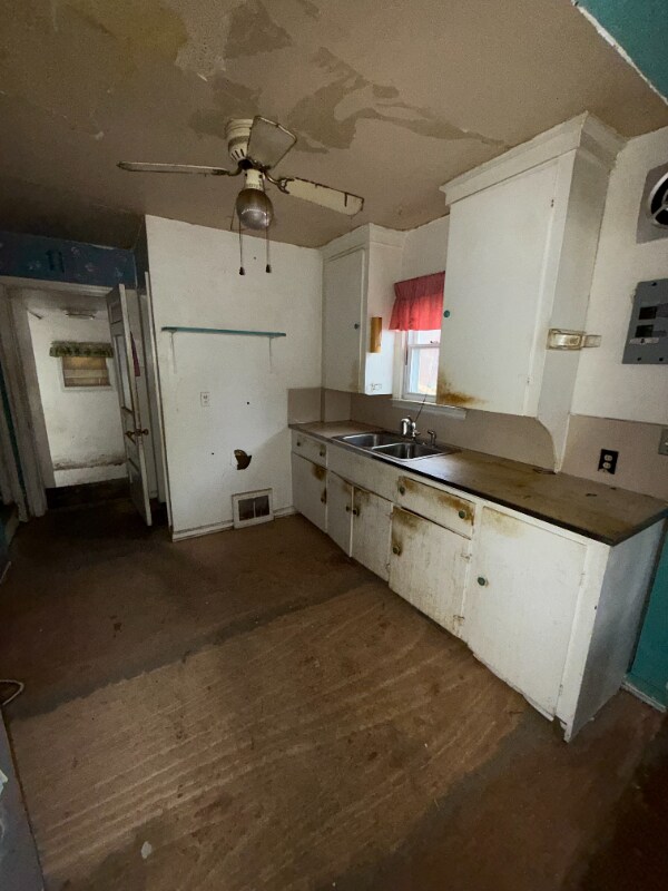 Building Photo - 762 E Alma Ave