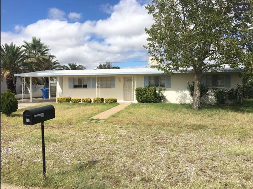 Foto principal - 83 NE Martin Dr