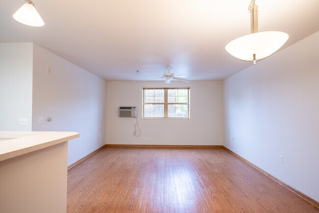 Foto del edificio - Washington Court Apartments
