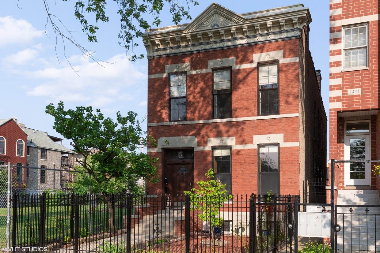 Primary Photo - 1433 N California Ave