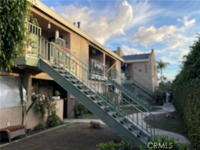 Foto del edificio - 3275 E Artesia Blvd