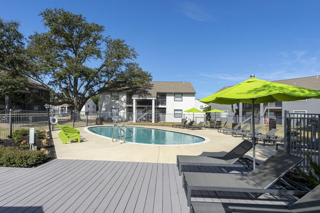 Arboleda en Southwood Pool - The Grove at Southwood