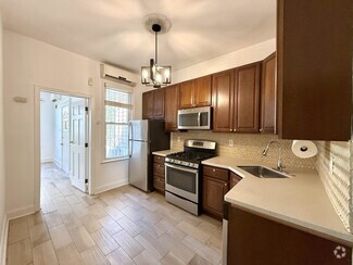 Building Photo - 718 10th St