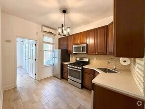 Building Photo - 718 10th St