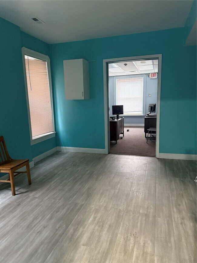 Foto del edificio - 3467 S Grand Blvd