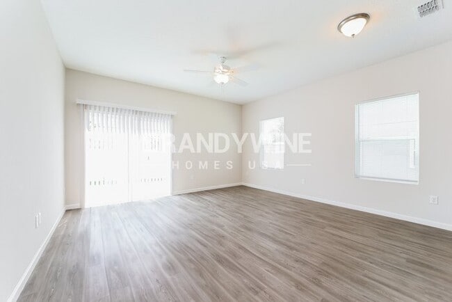 Foto del edificio - 453 Terabithia Wy