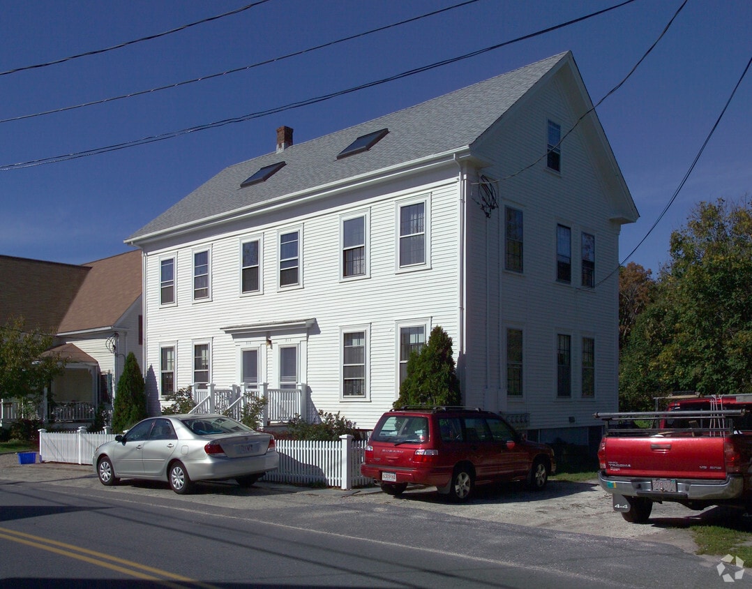 Building Photo - 216 Bradford St