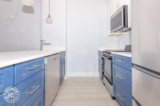 Building Photo - 671 Liberty Ave