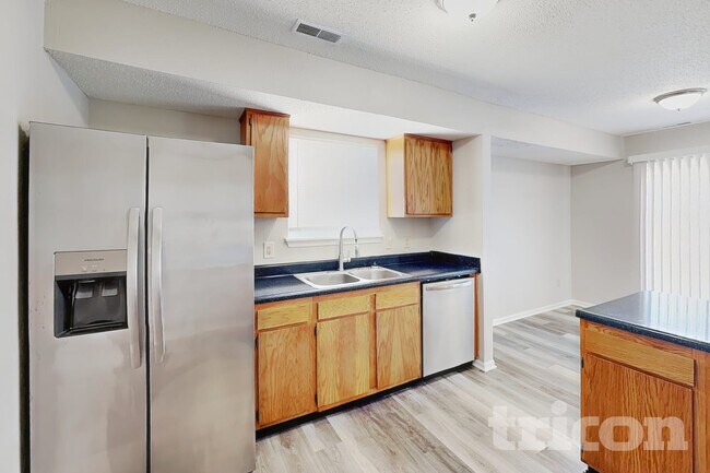 Building Photo - 4244 Village Trace Dr