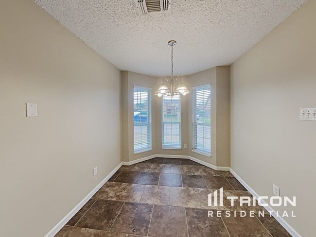 Foto del edificio - 7721 Pear Tree Ln