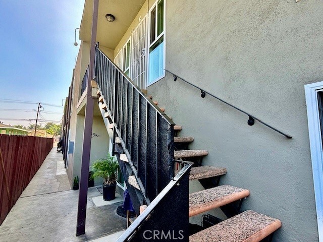 Foto del edificio - 815 N Rose Ave