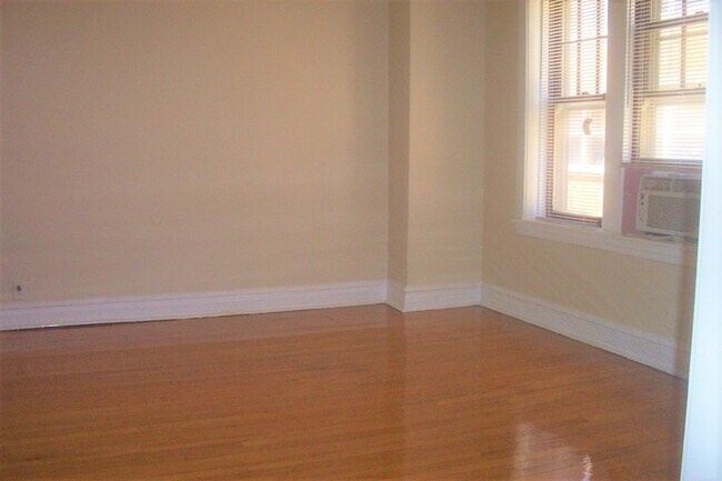 Foto del edificio - 4205 N Keystone Ave