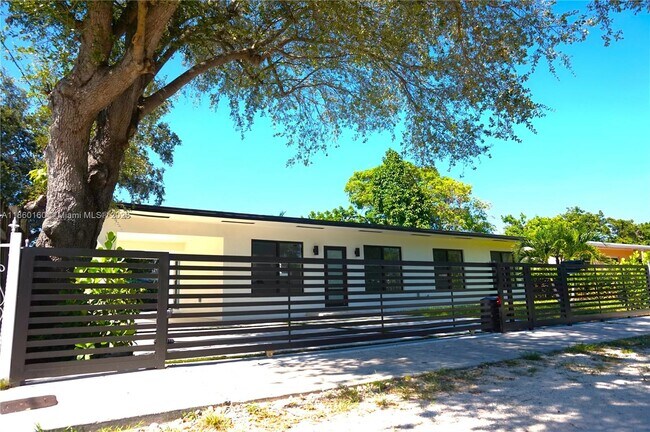 Foto del edificio - 53 NW 68th St