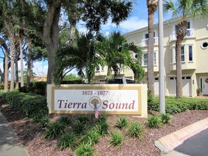 Building Photo - 1045 Pinellas Bayway S