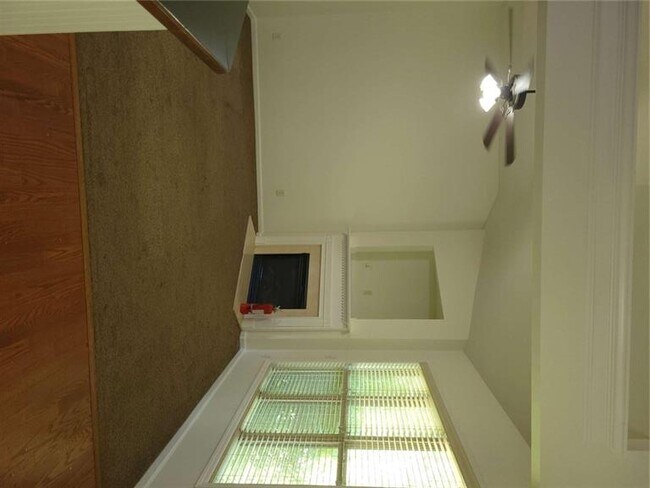 Foto del edificio - 175 Spinner Dr