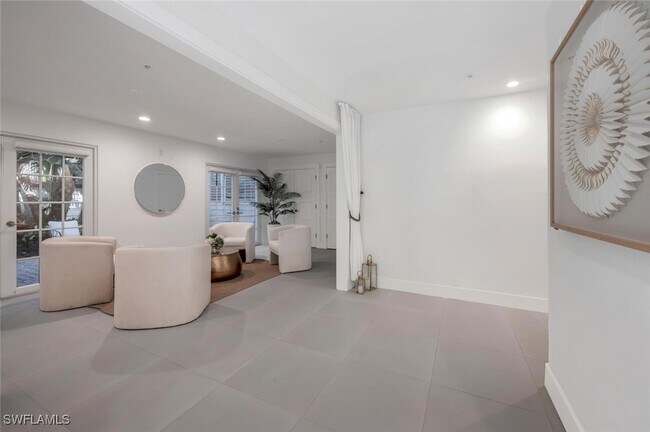 Foto del edificio - 888 10th St S