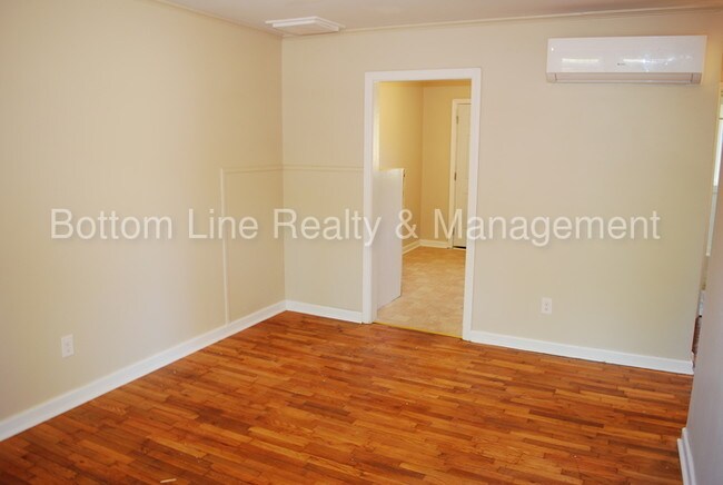 Building Photo - Great 2 Bedroom Unit Ready for Rent!
