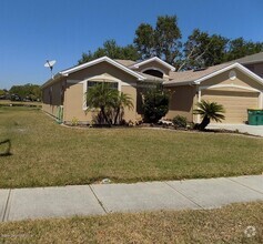 Building Photo - 7216 Hammock Lakes Dr