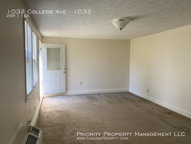 Foto del edificio - 1032 College Ave