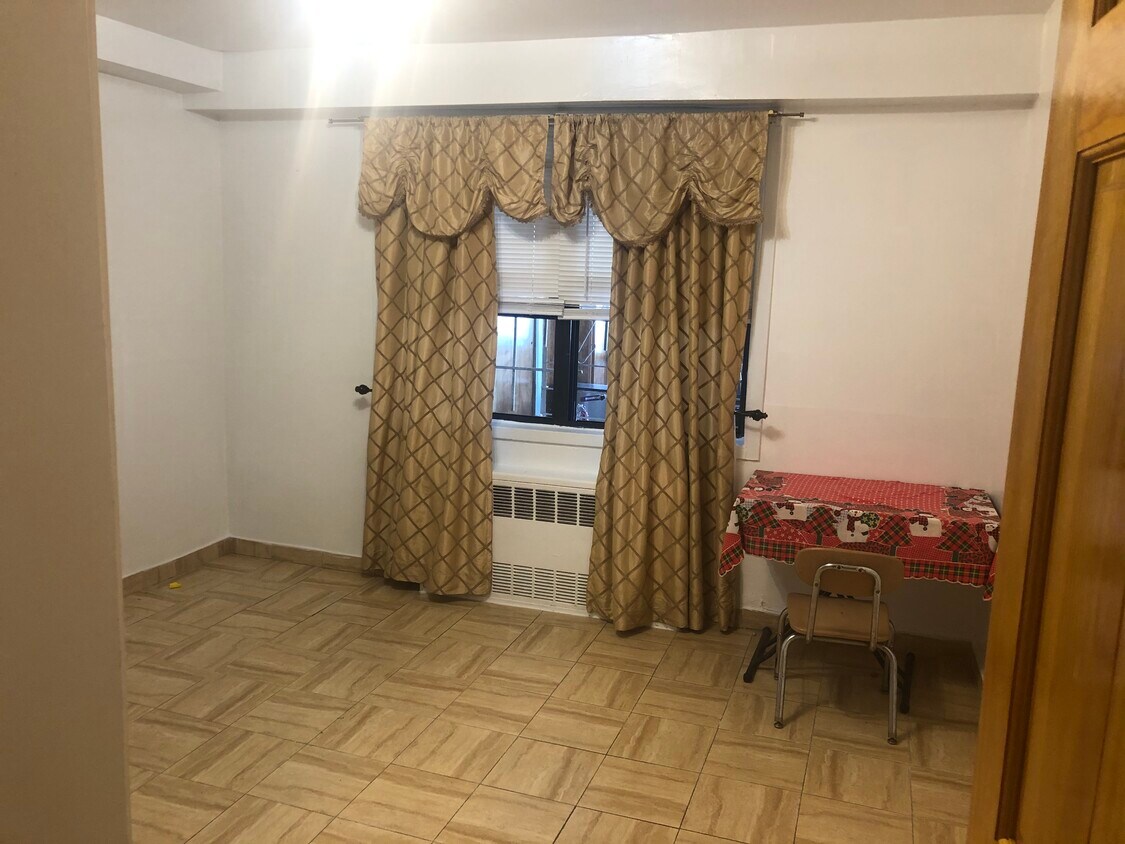 Bedroom - 25-28 14th Pl